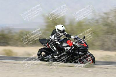 media/Dec-01-2025-Moto Forza (Mon) [[2daa91e15f]]/3-Beginner Group/Session 2 (Turn 7 Inside Pans)/